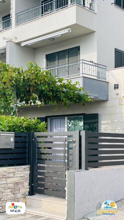 Gabrijel Apartments Makarska 1 Exterior photo