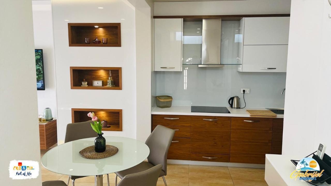 Gabrijel Apartments Makarska 1 Exterior photo